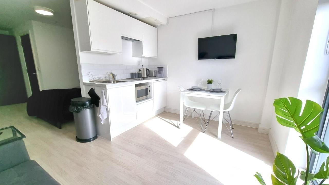 Spacious City Studio / Wifi / Parking Ливерпуль Экстерьер фото